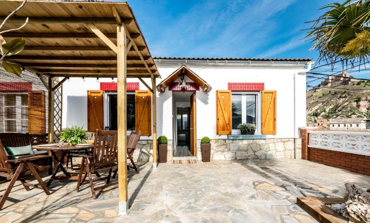 Vila Ca La Magdalena Cardona Exteriér fotografie